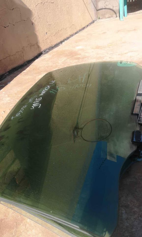 Toyota Yaris hatch door glasses left and right front sold individually - Private Seller Toyota Yaris hatch door glasses left and right front sold individually - Private Seller