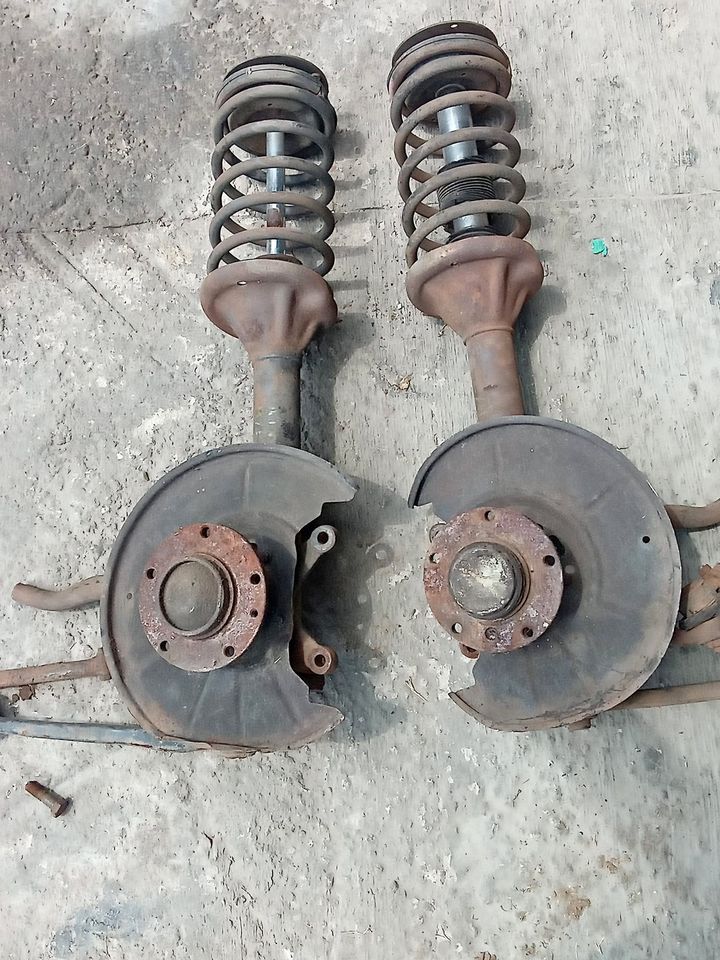 BMW (E28) complete strut with hubs - Private Seller BMW (E28) complete strut with hubs - Private Seller
