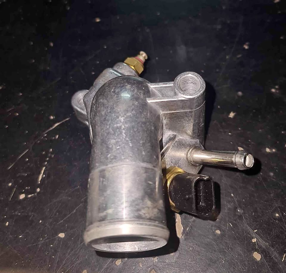 Opel Astra G /zafira thermostat housing - Private Seller Opel Astra G /zafira thermostat housing - Private Seller