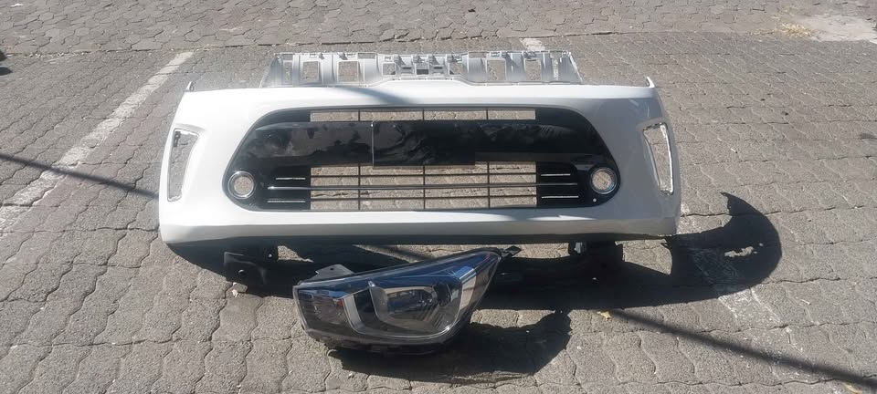 KIA PEGAS 2022 HEADLIGHT AND FRONT BUMPER