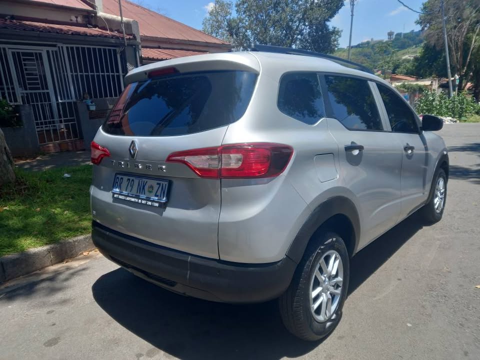 2023 Renault Triber 1.0 Petrol, Manual, Silver Color, Mileage 84000kms