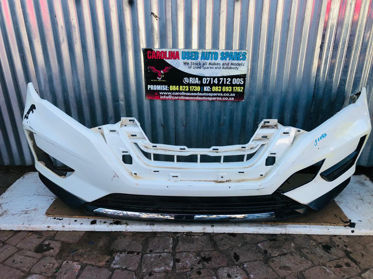 Nissan X-trail front bumper with bumper grills and chrome trimming - Private Seller Nissan X-trail front bumper with bumper grills and chrome trimming - Private Seller
