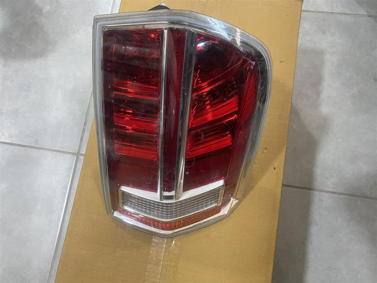 2013 CHRYSLER 300C FULL LED TAIL LIGHT RIGHT SIDE FOR SALE.IN PRISTINE CONDITION - Private Seller 2013 CHRYSLER 300C FULL LED TAIL LIGHT RIGHT SIDE FOR SALE.IN PRISTINE CONDITION - Private Seller