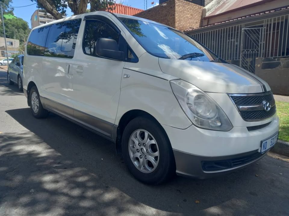 2011 Hyundai H1 BUS 2.4 Petrol, Manual, White Color, Mileage 125000kms,