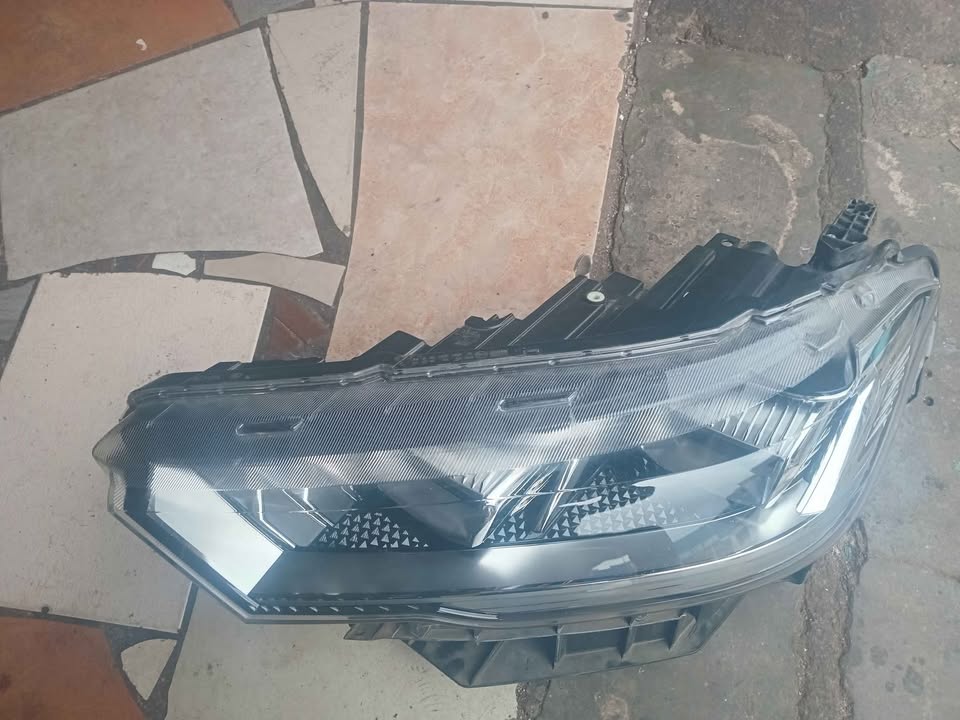 Haval H6 Hev Left Headlight 2022-2025 - Private Seller Haval H6 Hev Left Headlight 2022-2025 - Private Seller