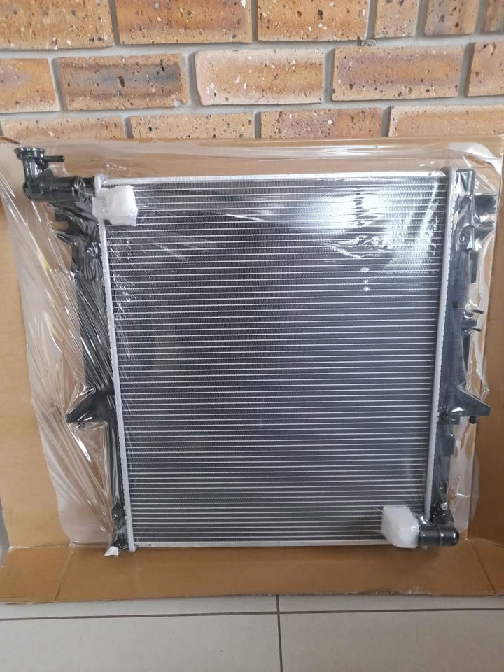 MITSUBISHI TRITON 2.5 DID BRAND NEW RADIATORS FOR SALE