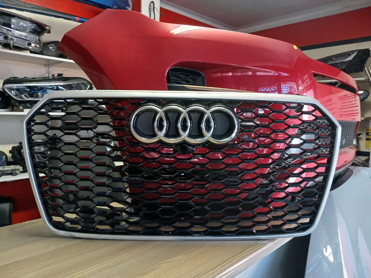 2015 AUDI A7 S7 MAIN GRILL FOR SALE (2015 AUDI A7 S7) - Private Seller 2015 AUDI A7 S7 MAIN GRILL FOR SALE (2015 AUDI A7 S7) - Private Seller