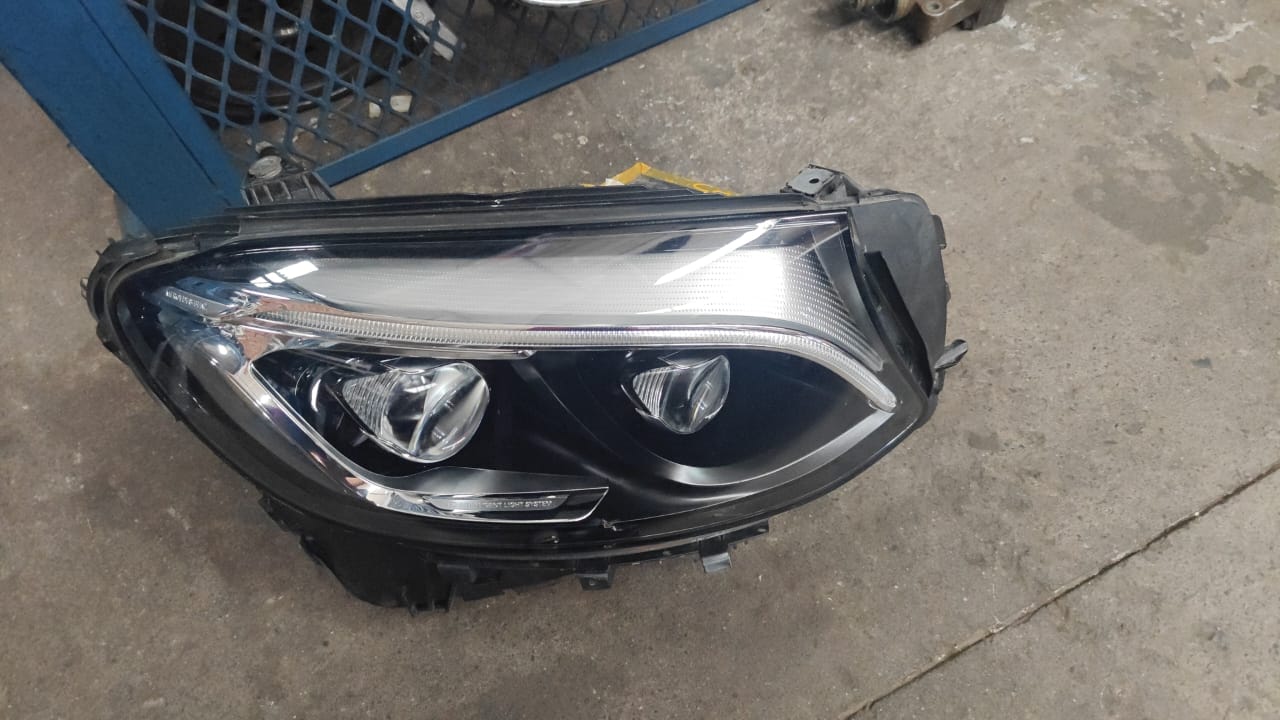 A2539060601 right double xenon used  headlight  r10000 headlights - Private Seller