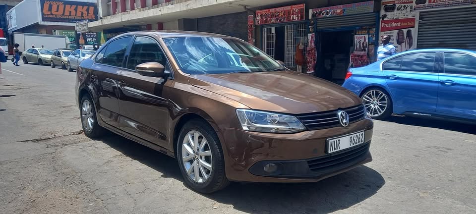 2013 VW JETTA 6 1.4 TSI PETROL, MANUAL TRANSMISSION, BROWN COLOUR