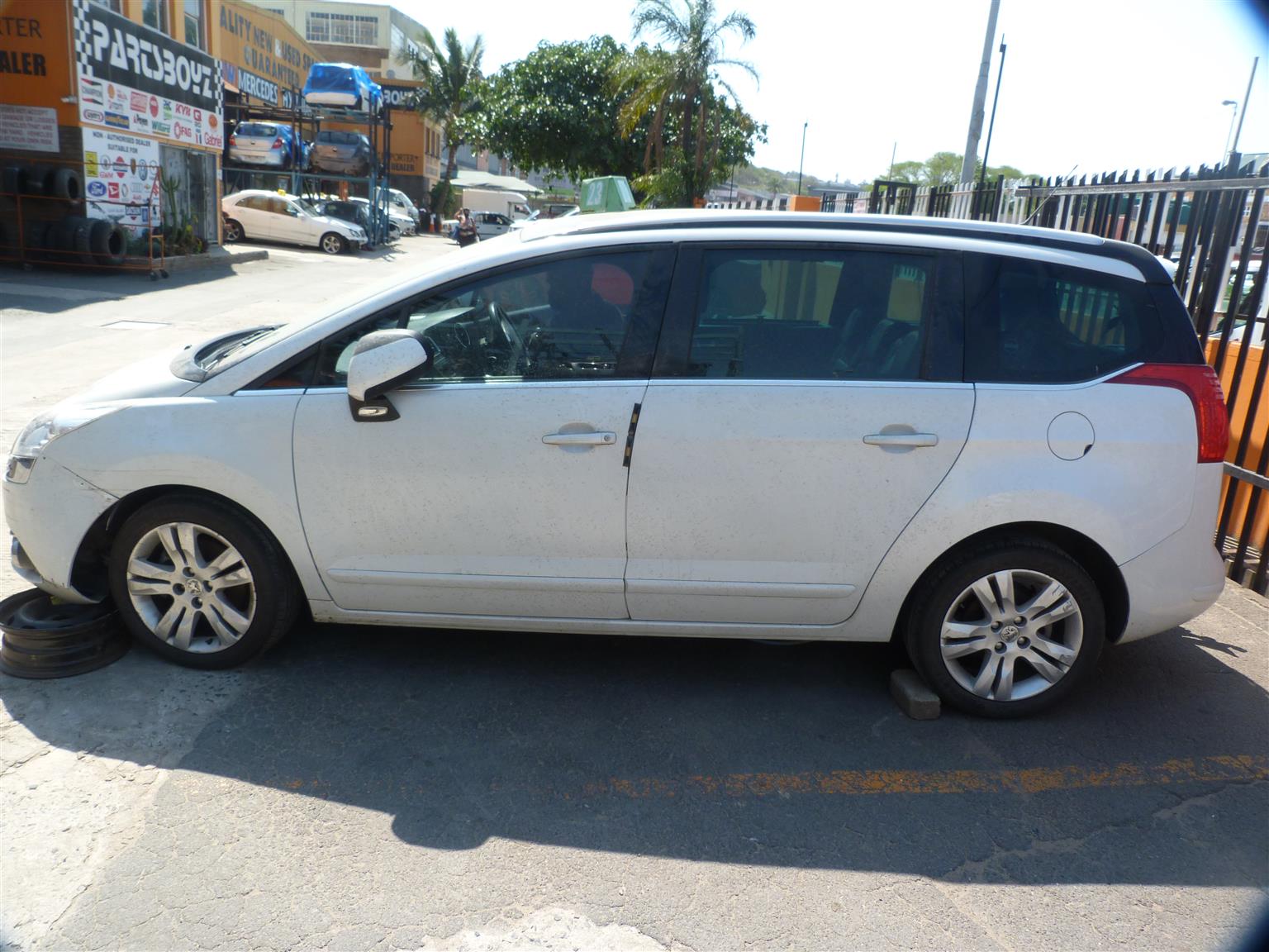 Peugeot 5008 1,6 THP Active - 2013 Spares - Private Seller Peugeot 5008 1,6 THP Active - 2013 Spares - Private Seller