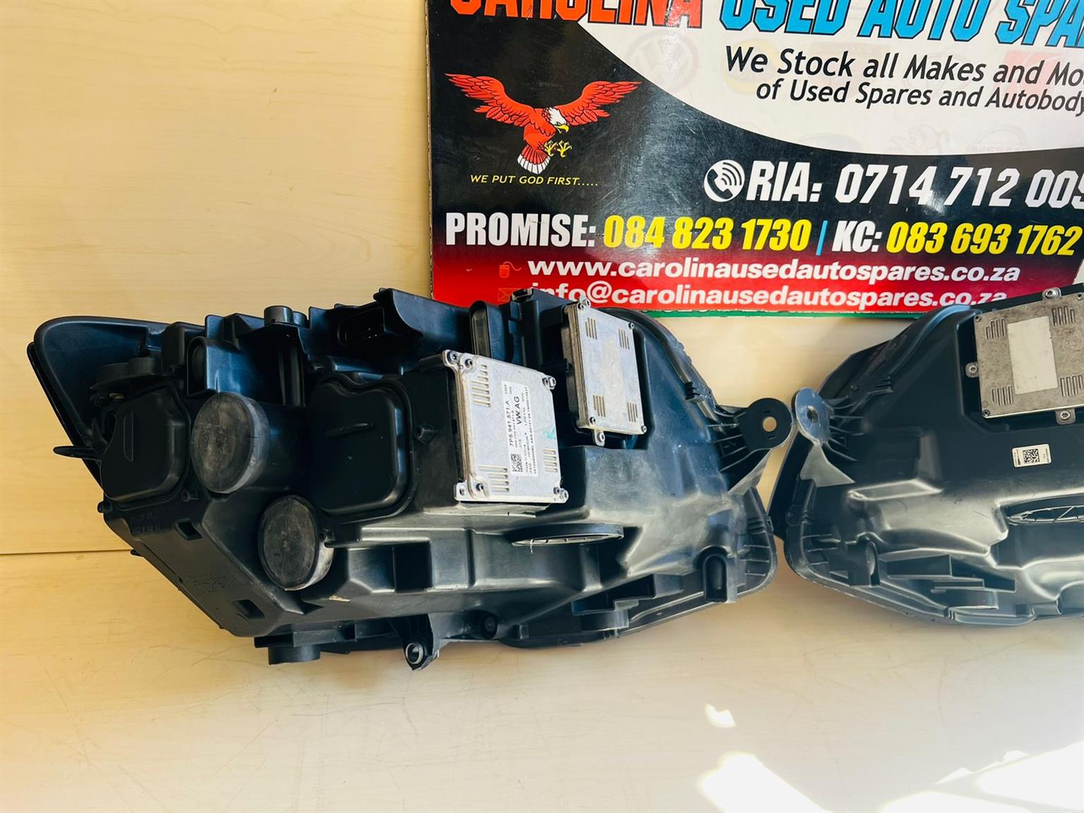 VW Kombi/Transporter T6 left and right side LED xenon headlight (2015-2020) - Private Seller VW Kombi/Transporter T6 left and right side LED xenon headlight (2015-2020) - Private Seller