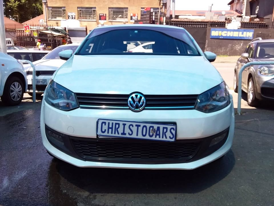 2014 model VW polo 6 comfort line Automatic