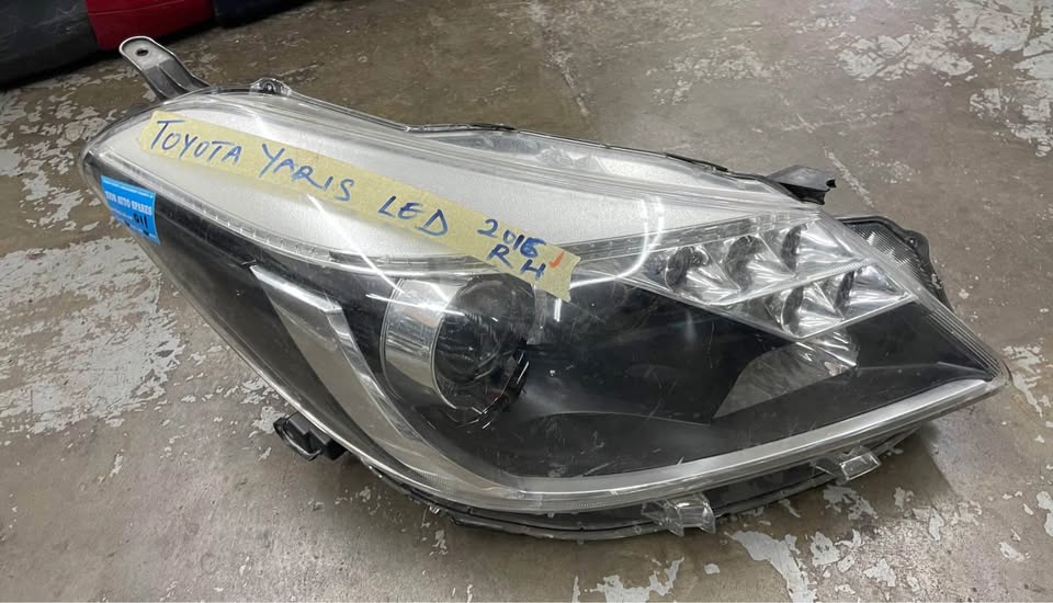 Toyota Yaris 2016 LED Headlight Rightside - Private Seller Toyota Yaris 2016 LED Headlight Rightside - Private Seller