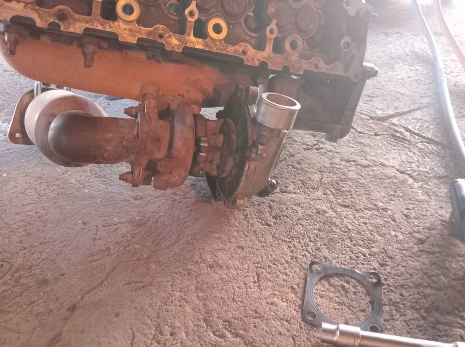 Toyota Hilux 2KD 2.5D Turbo For Sale - Private Seller
