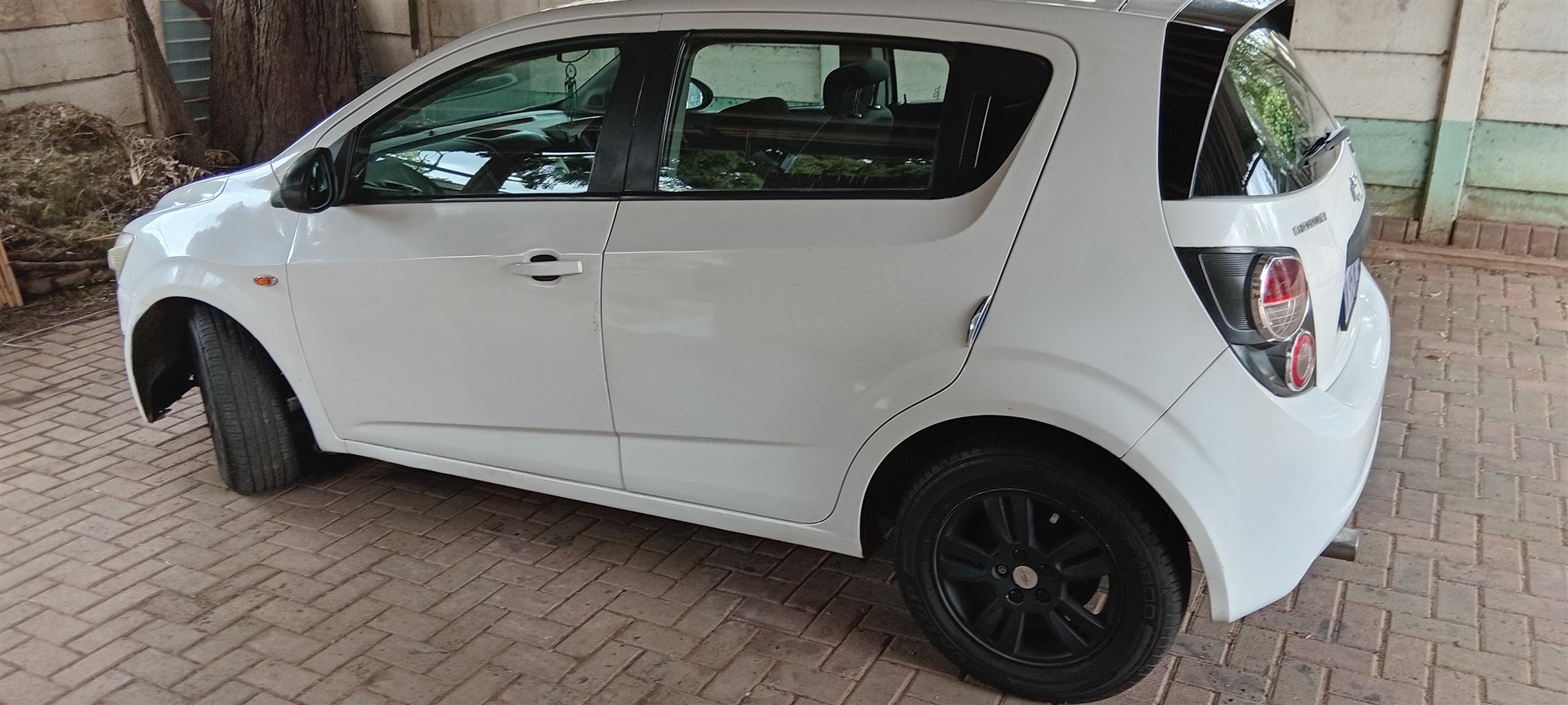 Used 2012 Chevrolet Sonic hatch 1.6 LS Black&White Edition - Private Seller