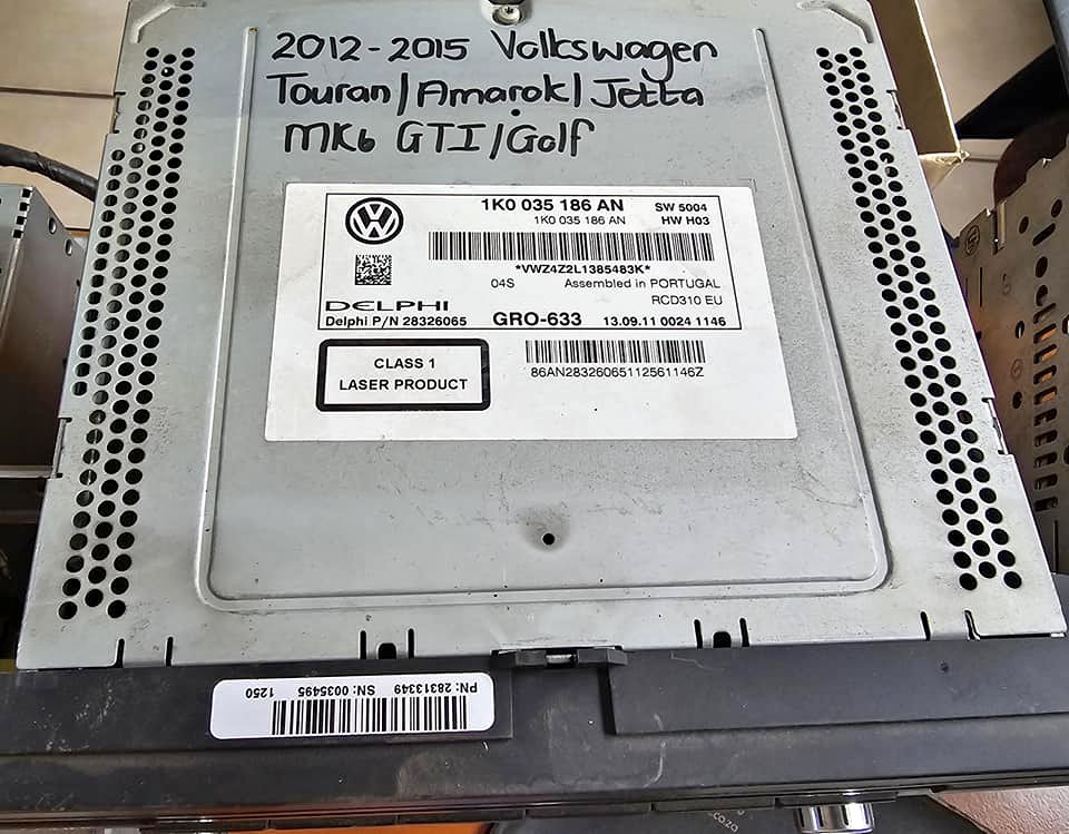 2012-2015 Volkswagen Amarok Radio Call - Private Seller