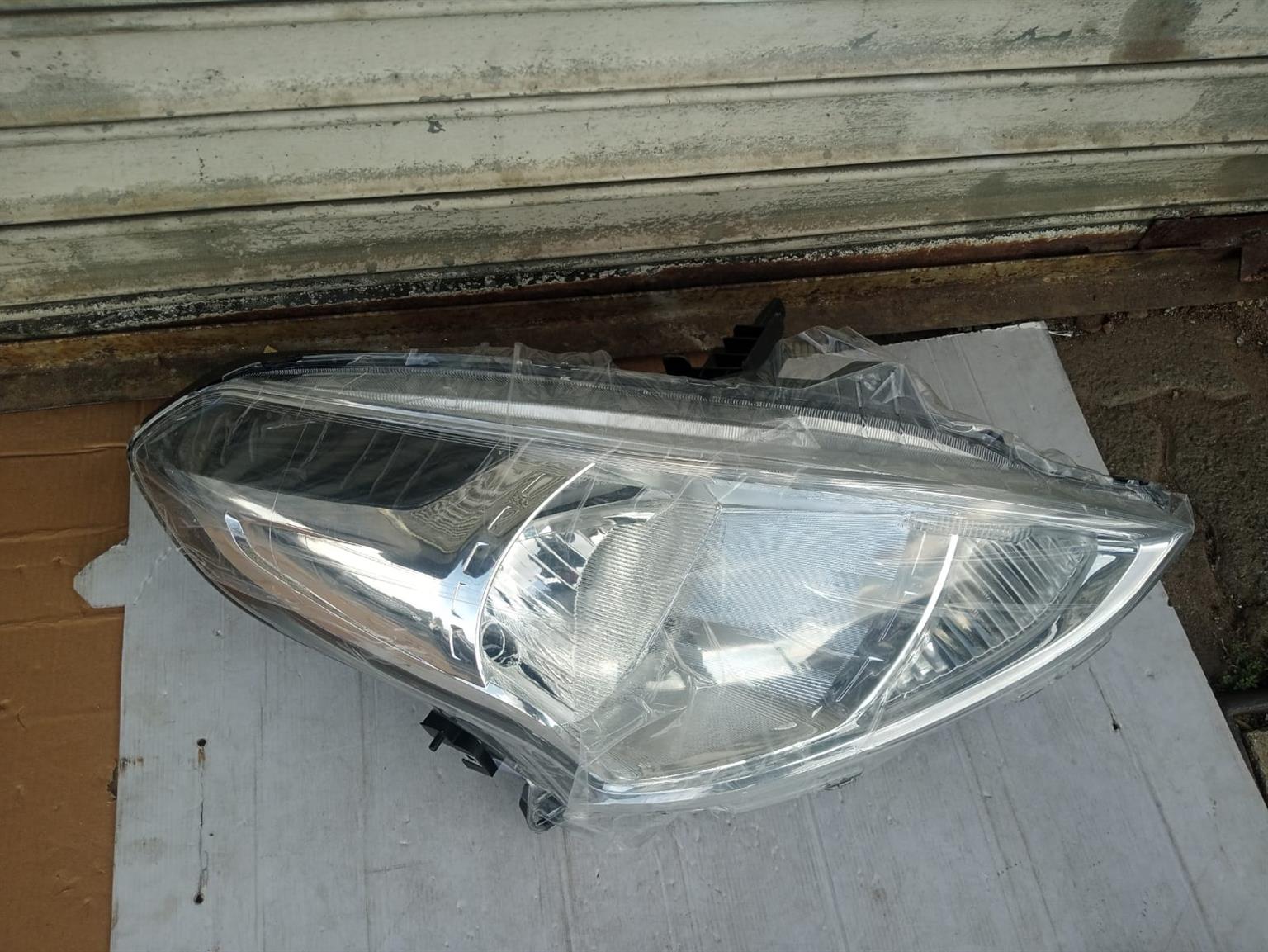 2018-2024 NISSAN ALMERA RIGHT SIDE HEADLIGHT FOR SALE - Private Seller