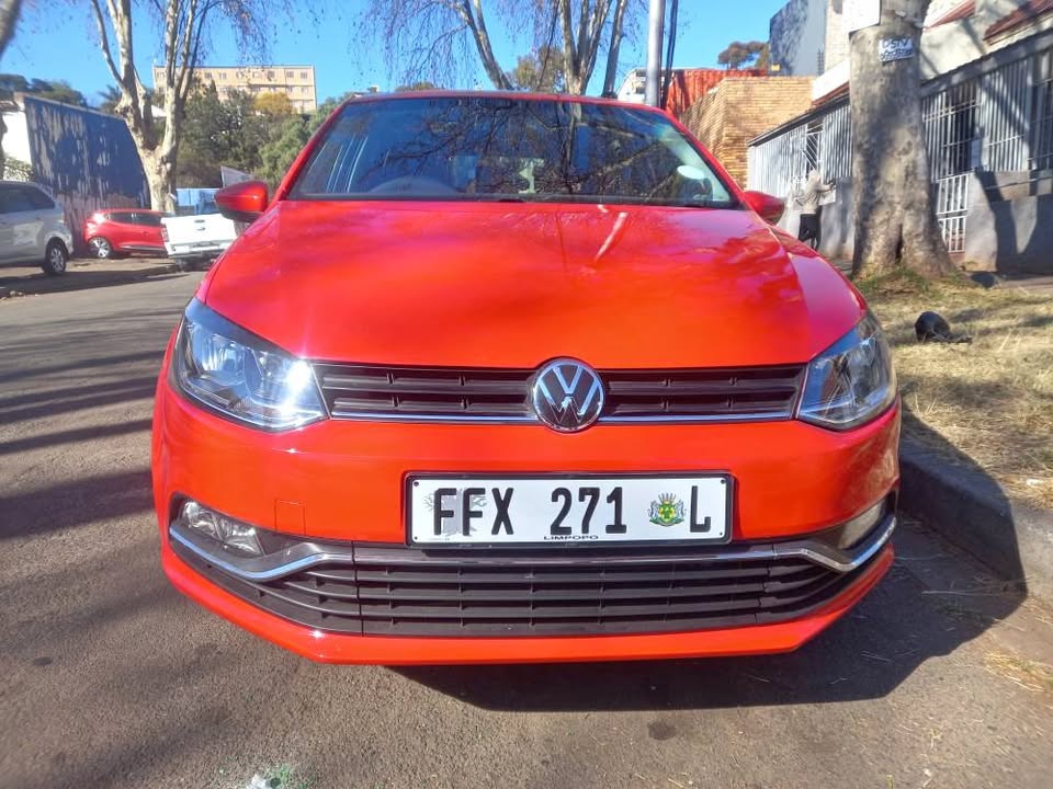2014 VW Polo 6 Hatchback Comfortline 1.4 Petrol, Manual, Red, Leather seat