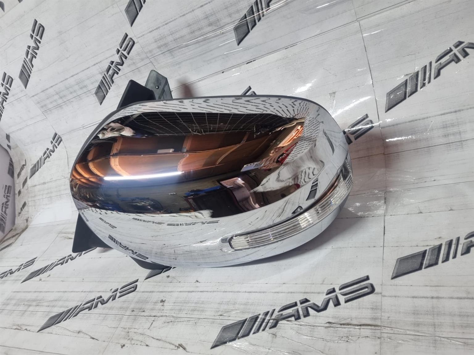 Brand-New Mitsubishi Triton Door Mirror with Indicator - Private Seller