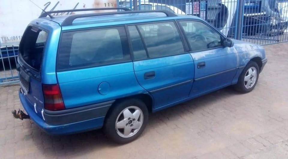 Opel Astra estate 1.6 full injector stripping for parts @ circle 7 used parts