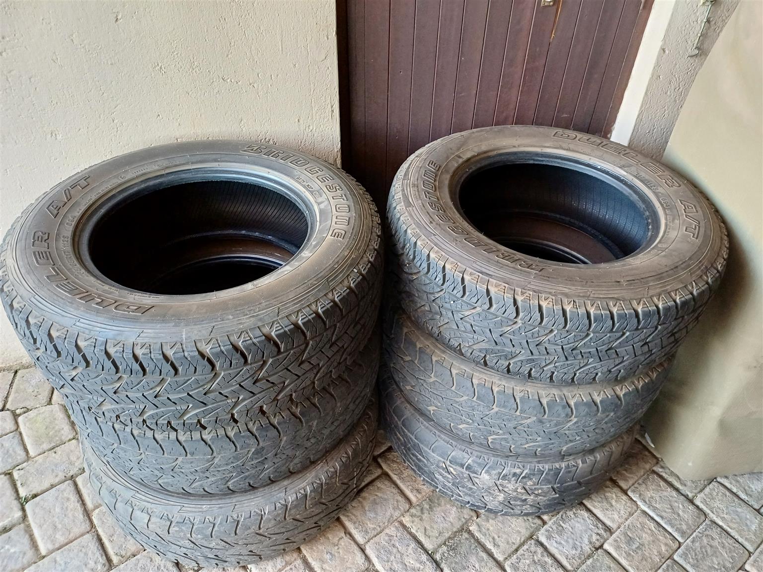 Bridgestone Dueler Tyre 265-65-R17 x 6.