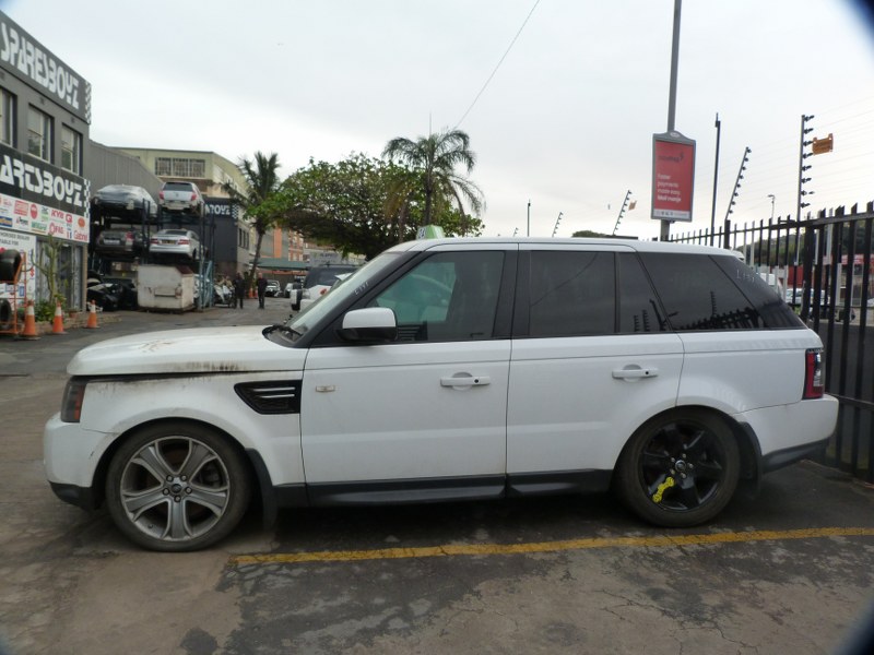 Land Rover Range Rover Sport 3.0D SE AT White - 2013 STRIPPING FOR SPARES - Private Seller Land Rover Range Rover Sport 3.0D SE AT White - 2013 STRIPPING FOR SPARES - Private Seller