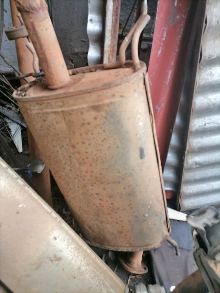 TOYOTA CONDOR EXHAUST BOX - Private Seller TOYOTA CONDOR EXHAUST BOX - Private Seller