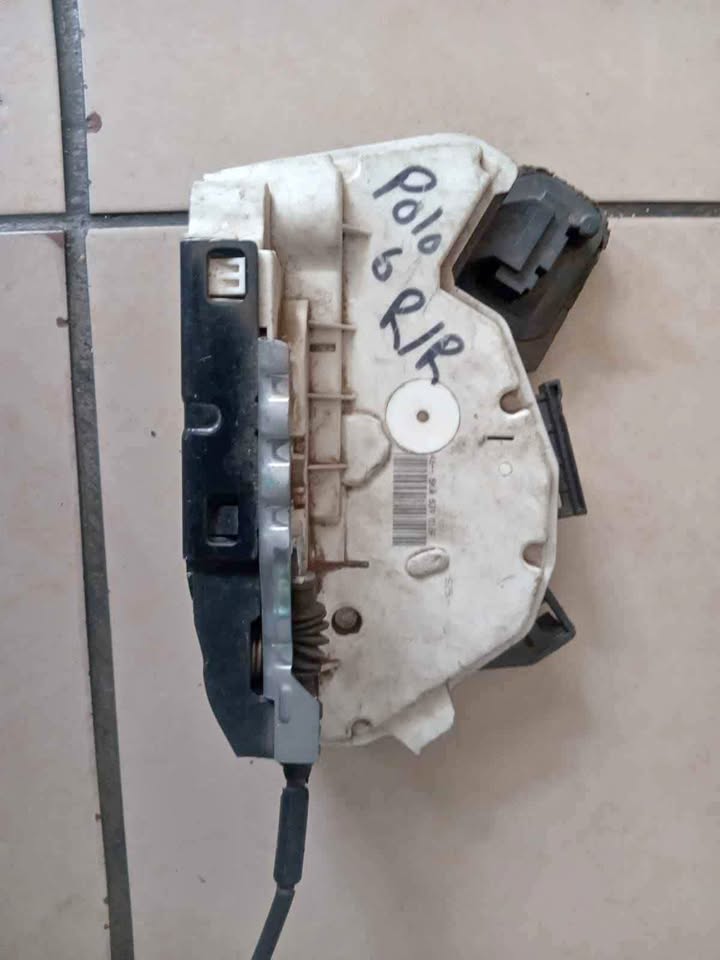 Vw polo 6 right rear door lock actuator