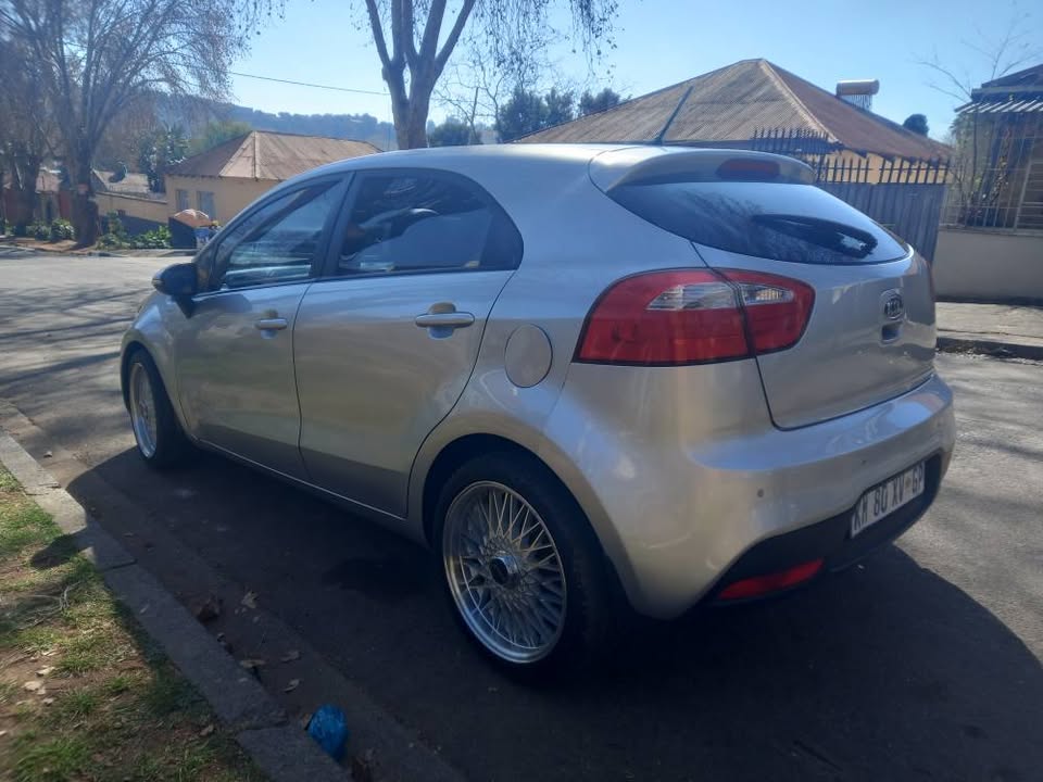 2013 Kia Rio Hatchback 1.4 Tec, Leather seat, Sunroof Spere key, Manual, Silver, 37000kms