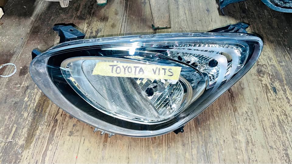 Toyota Vitz headlight - Private Seller Toyota Vitz headlight - Private Seller