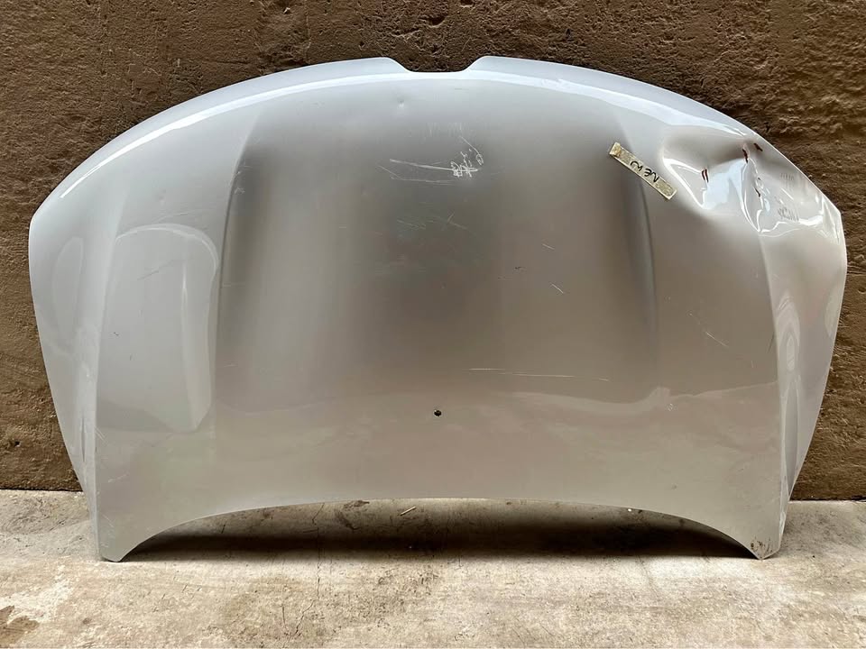 Renault kwid bonnet - Private Seller Renault kwid bonnet - Private Seller