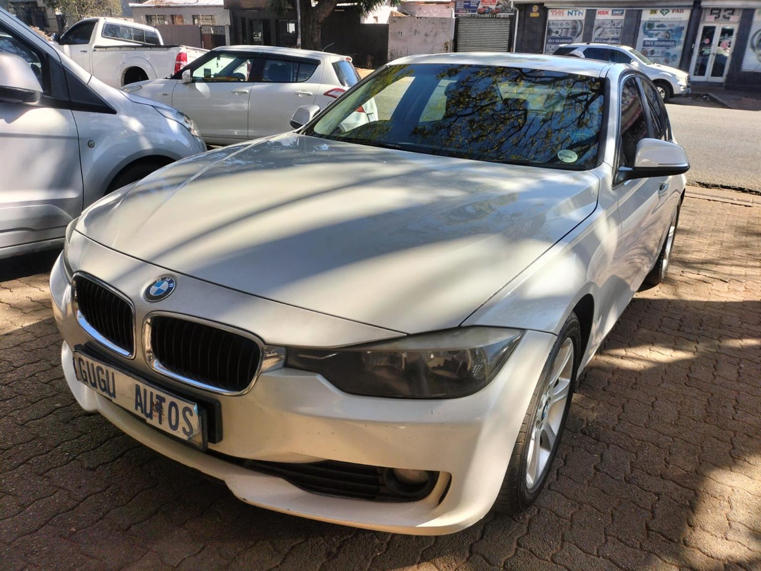 2013 BMW 316i AUTOMATIC, PETROL
107000KM
REVERSE SENSOR