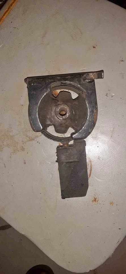 Toyota Verso/Corolla Engine Mounting - Private Seller Toyota Verso/Corolla Engine Mounting - Private Seller