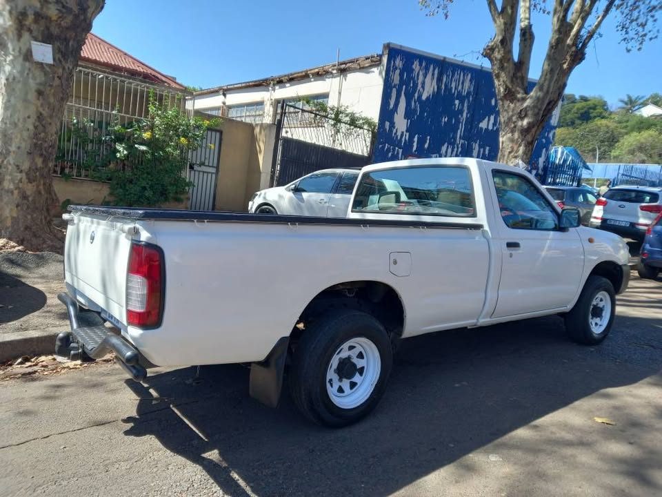 2017 NISSAN NP300 HARDBODY SINGLE CAB PETEOL, MANUAL, WHITE,