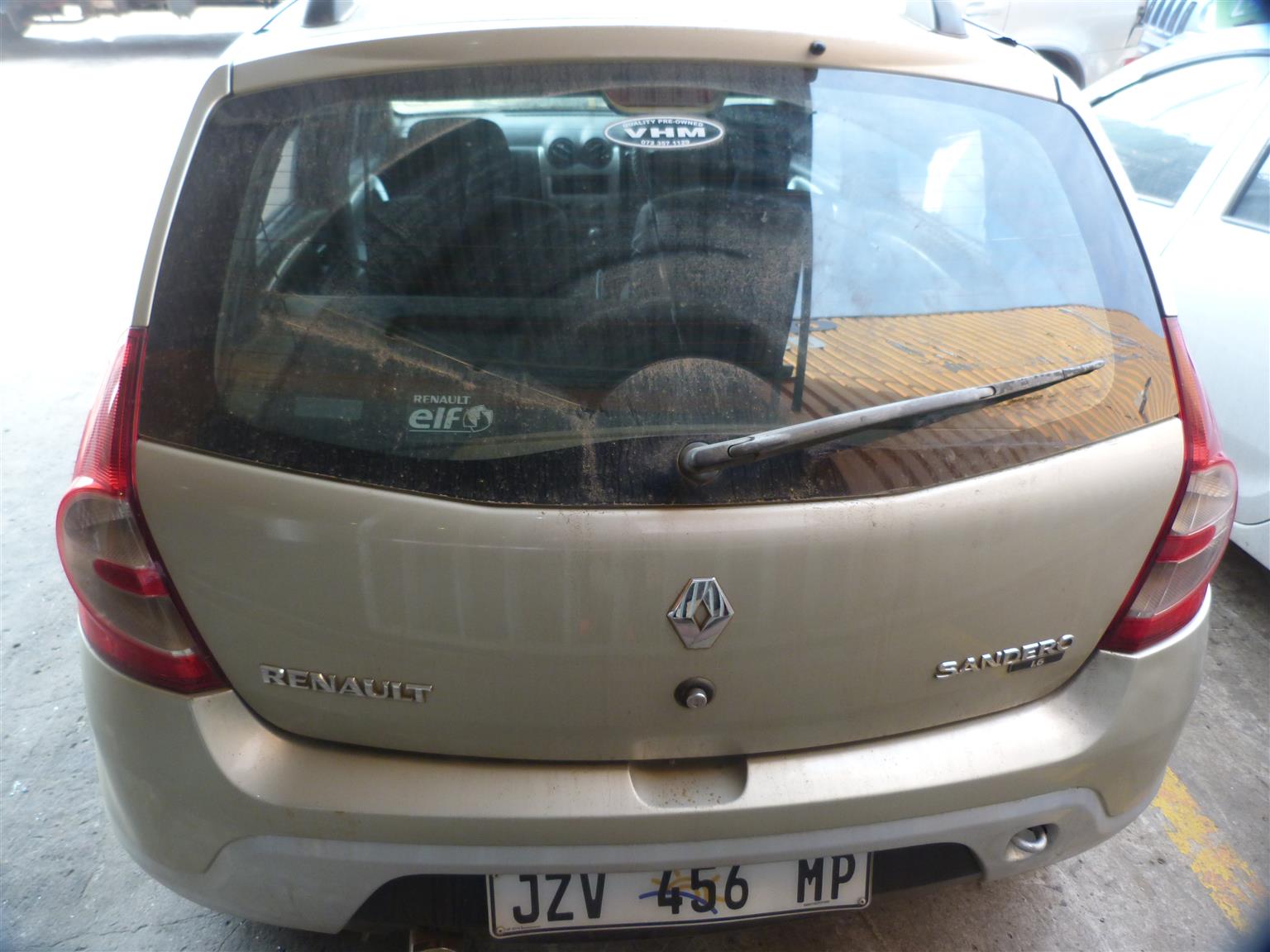 STRIPPING Renault Sandero 1.4 Ambiance - 2011 - Private Seller
