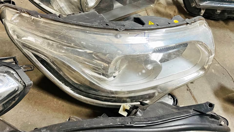 Citroen DS4 headlight - Private Seller Citroen DS4 headlight - Private Seller