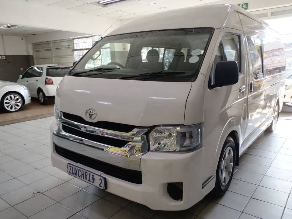 2011 TOYOTA QUANTUM 2.5GL DIESEL 14 SEATER MANUAL