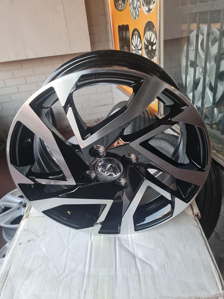 Toyota starlet Brand new mags size 15
