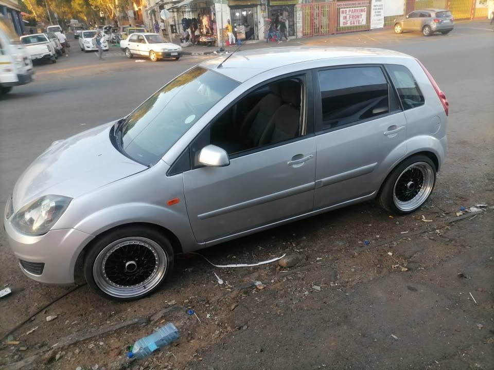 2007 Ford Fiesta 1.4 Hatchback with a Nice interior seat