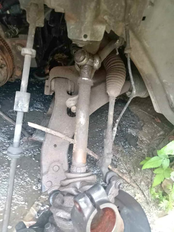Volvo S40 2.0 2007 left front driveshaft Volvo S40 2.0 2007 left front driveshaft