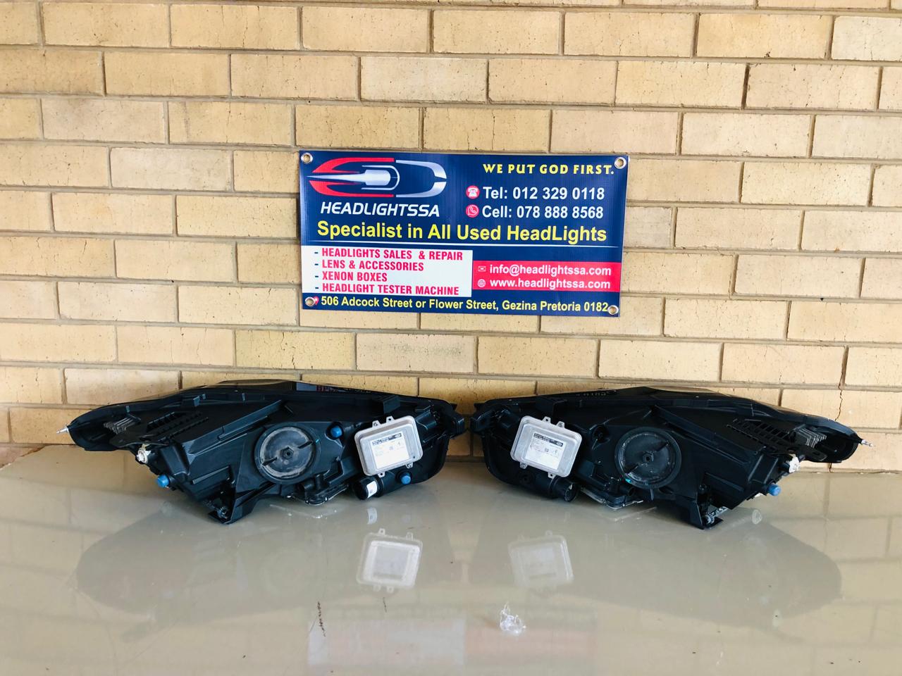 Jaguar XE X760 left and right xenon headlight (9 pin) - Private Seller