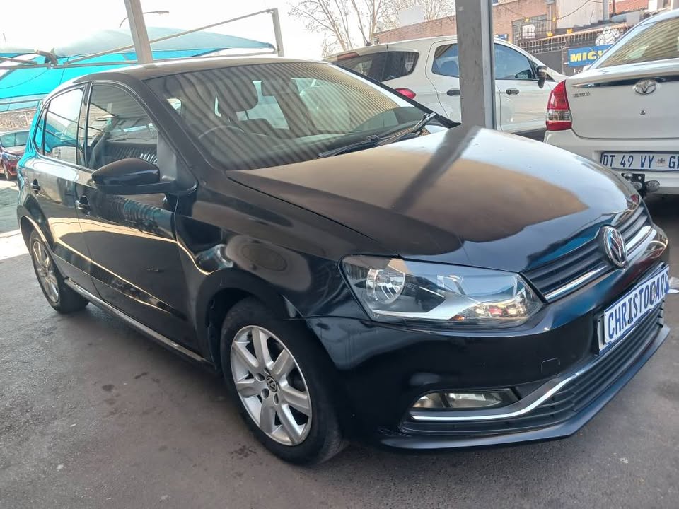 2014 model VW polo 6 comfort line hatchback Manuel Transmission petrol 1.4 engine capacity
