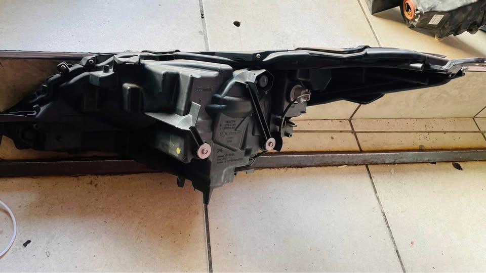 Lexus RX350/ RX450h Headlight 2016/19 - Private Seller Lexus RX350/ RX450h Headlight 2016/19 - Private Seller