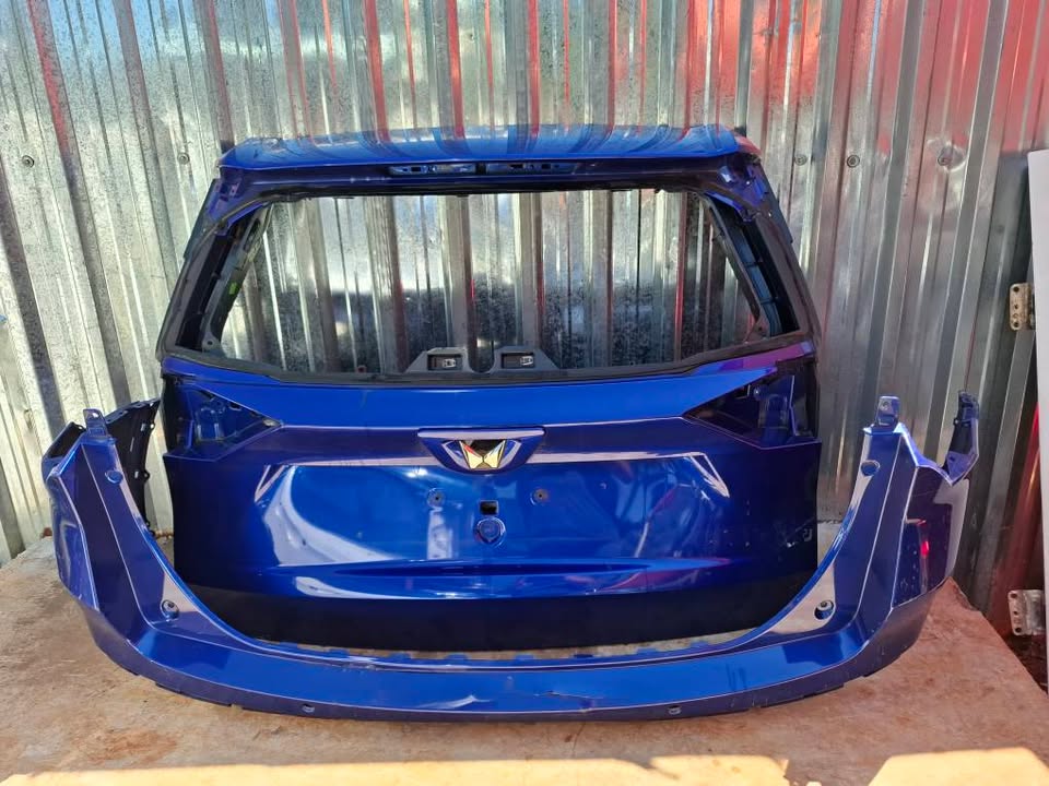 Mahindra XUV700 Spares - Private Seller Mahindra XUV700 Spares - Private Seller