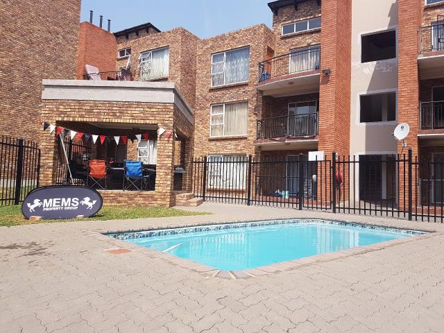 2 Bedroom 2 Bathroom Flat To Rent In Midrand R6050 Junk Mail