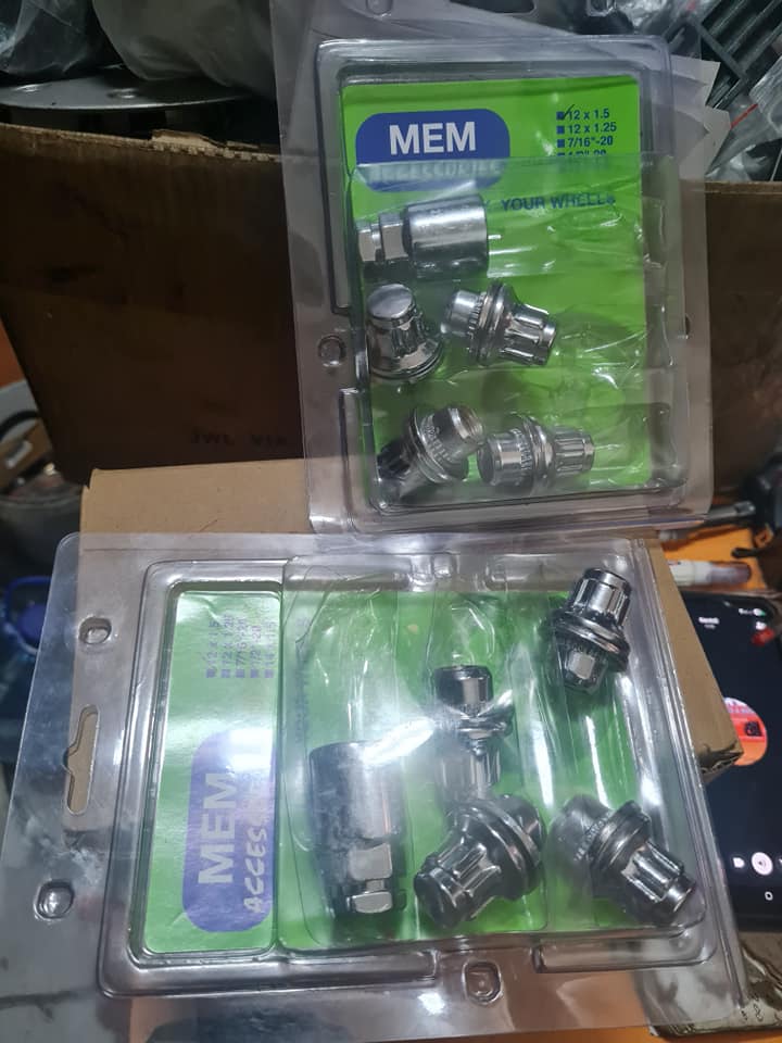 Toyota Hilux Gd6 Lock nuts each  packet - Private Seller