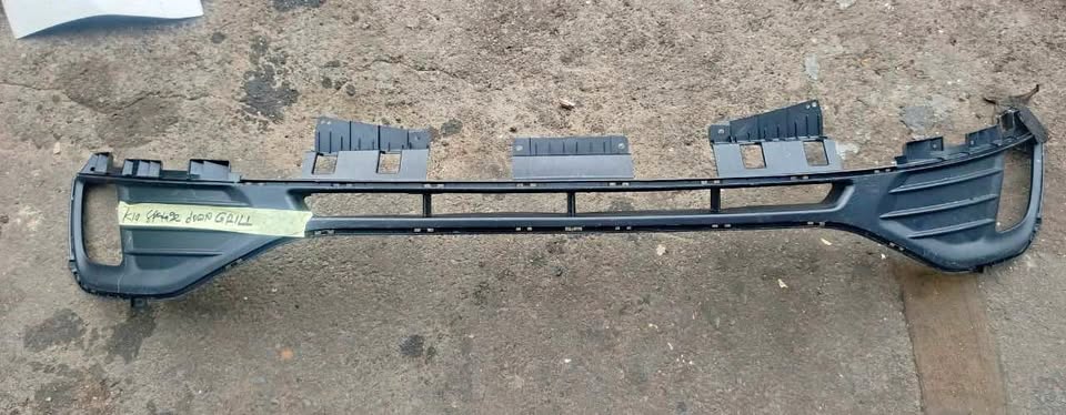 Kia Sportage front bumper lower grille 2011/13 - Private Seller Kia Sportage front bumper lower grille 2011/13 - Private Seller
