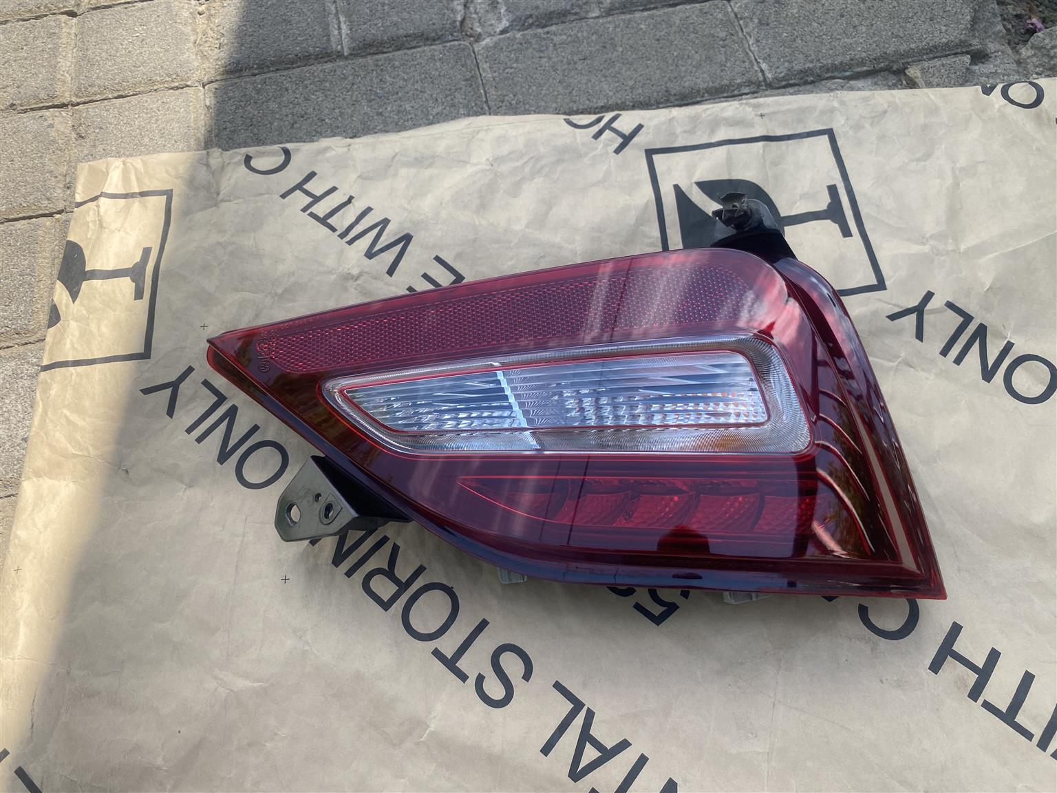 2019 HYUNDAI SANTA FE REAR BUMPER FOGLIGHT RIGHT SIDE FOR SALE - Private Seller 2019 HYUNDAI SANTA FE REAR BUMPER FOGLIGHT RIGHT SIDE FOR SALE - Private Seller