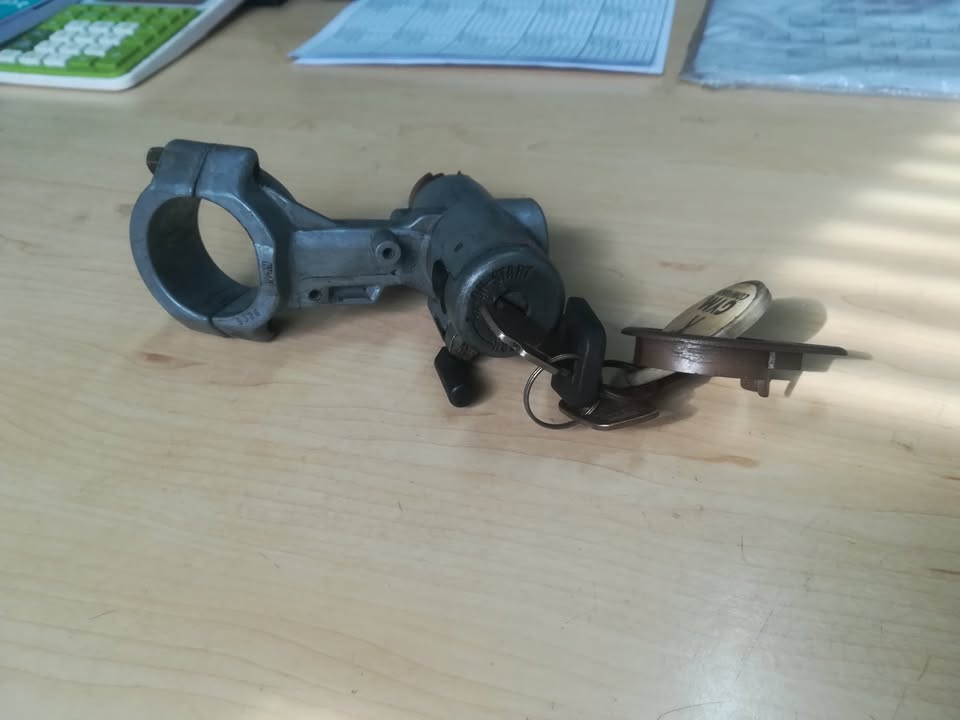 NISSAN IGNITION AND KEY (ORIGINAL) - Private Seller