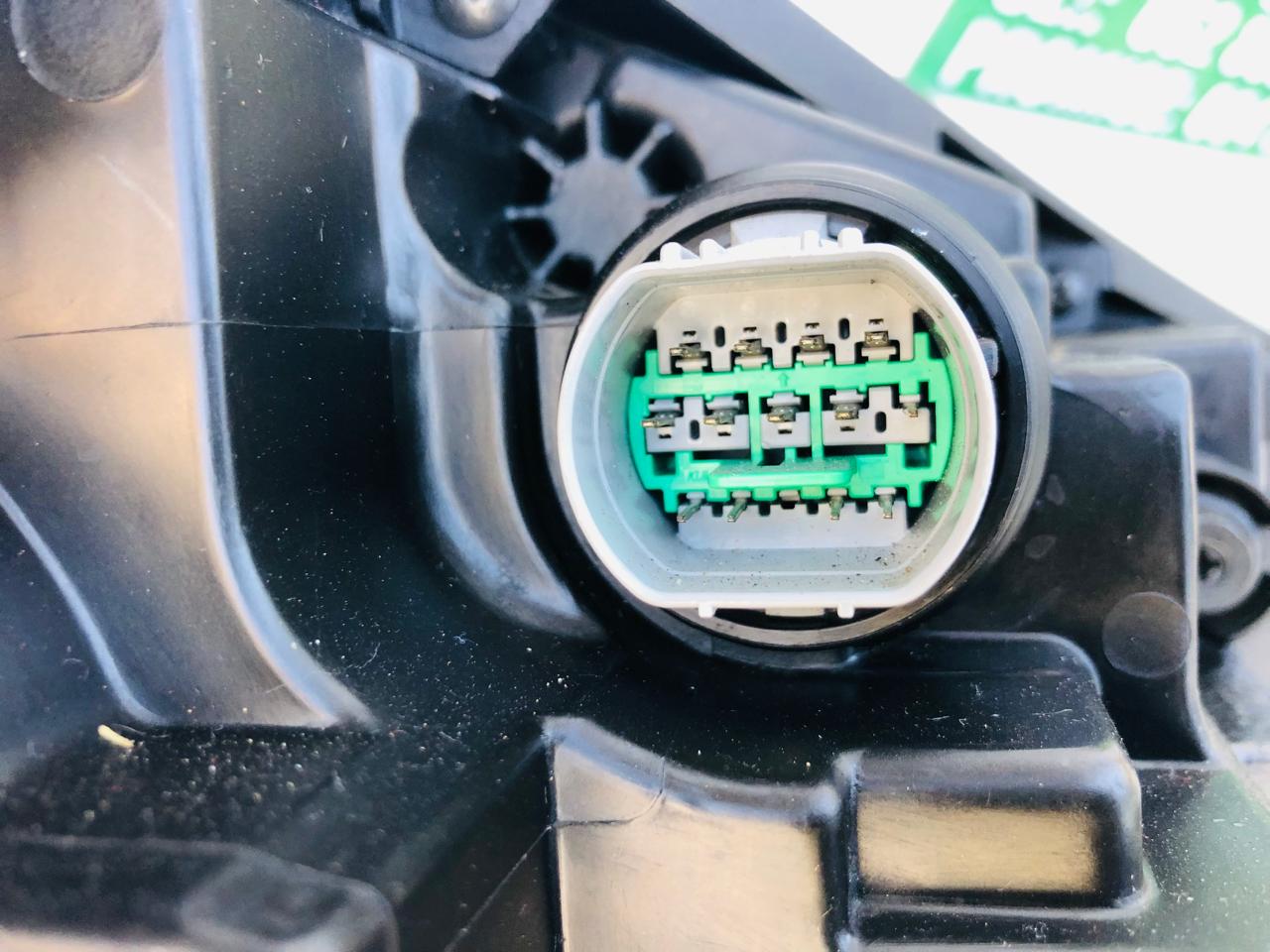 Hyundai Tucson left and right side LED xenon headlights (ballast not included) - Private Seller Hyundai Tucson left and right side LED xenon headlights (ballast not included) - Private Seller
